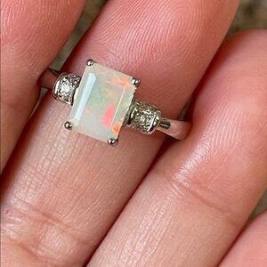 NWT Elegant 925 Sterling Silver Natural Opal Ring with CZ Accents Size 7